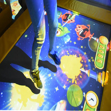 厂家定制儿童淘气堡蹦床互动投影设备儿童乐园蹦蹦床游戏机体验馆