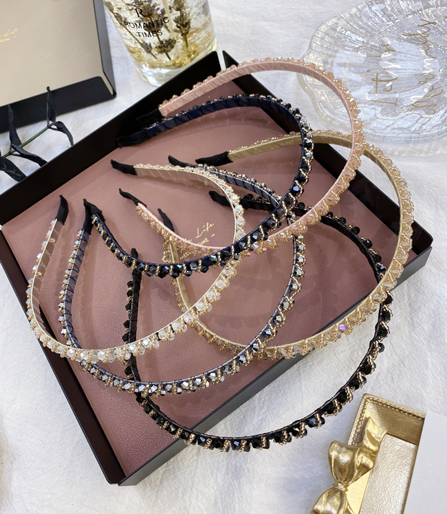 Corée Du Sud Nouveau Cristal Plein Diamant Bandeau Été Simple Trou De Cheveux Anneau En Acier Mince Bord Bandeau En Gros Nihaojewelry display picture 13