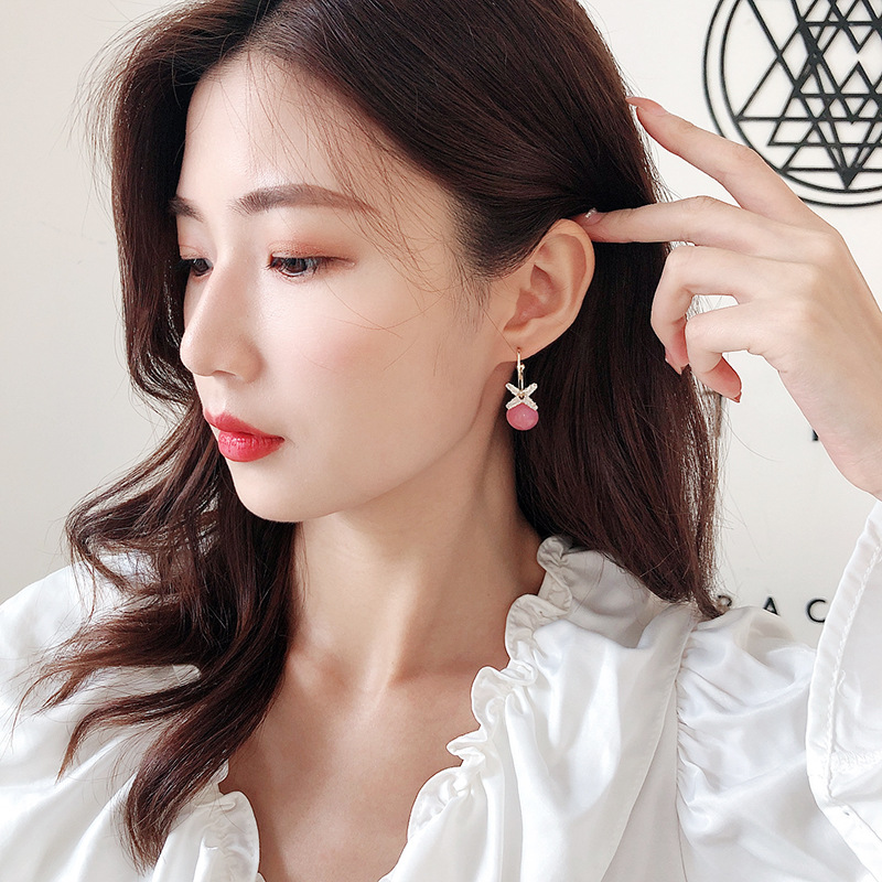 Korea S925 Silver Needle Semi-circular C-shaped Earrings Zircon Flower Earrings Fashion Pearl Earrings Wholesale Nihaojewelry display picture 15