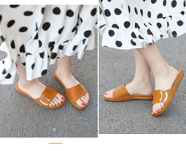 The 2024 new large-sized women's shoes, flip-flops, fashionable and comfortable cross-border sandals, casual beach slippers, and stylish style undefined