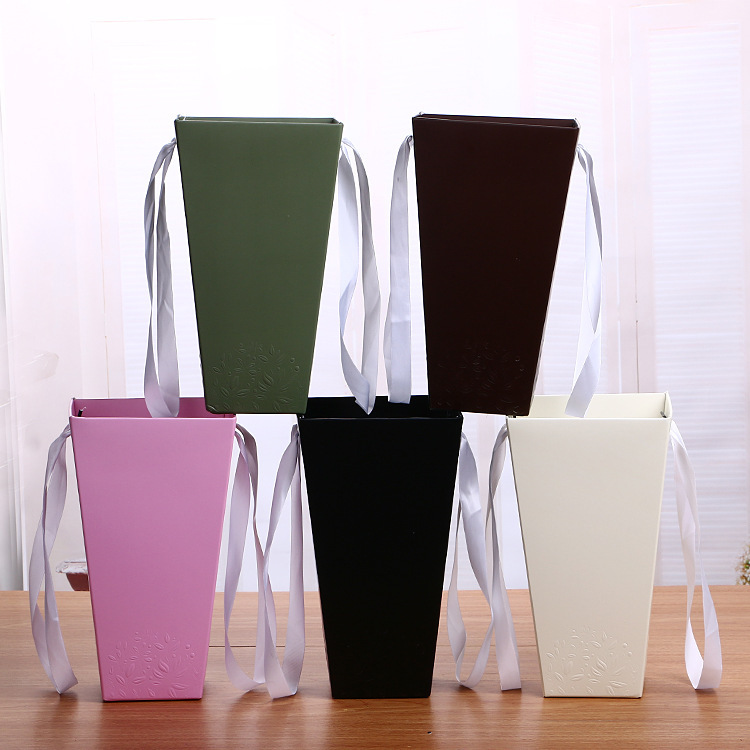 Flor palomitas de maíz cubo caja de regalo portátil abrazo cubo flor caja de embalaje al por mayor nuevo tubo de papel impermeable en stock