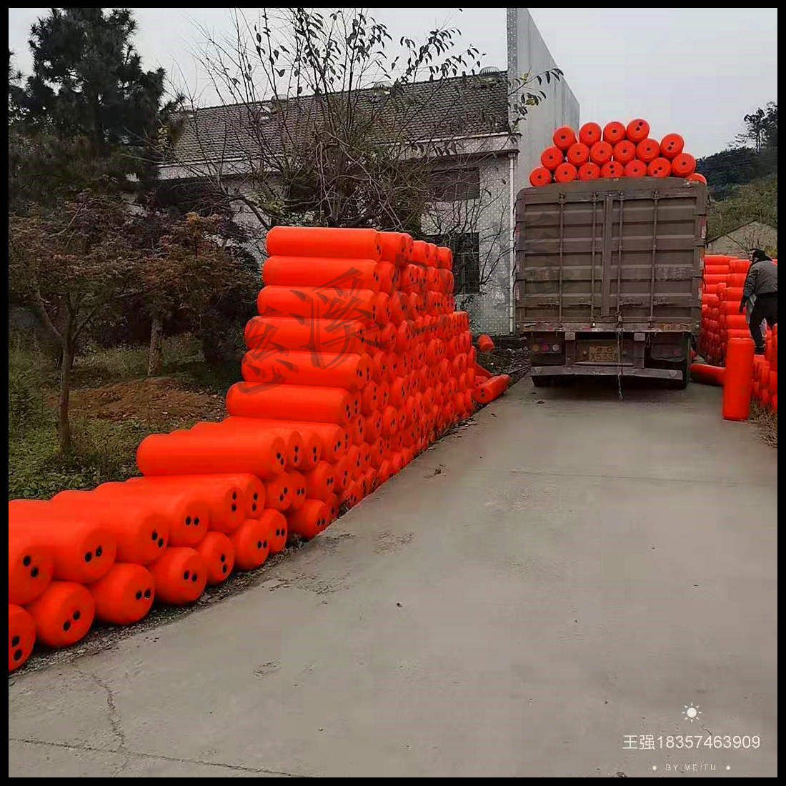 滚塑水上浮体供应商水上工程拦截浮体  管道浮体