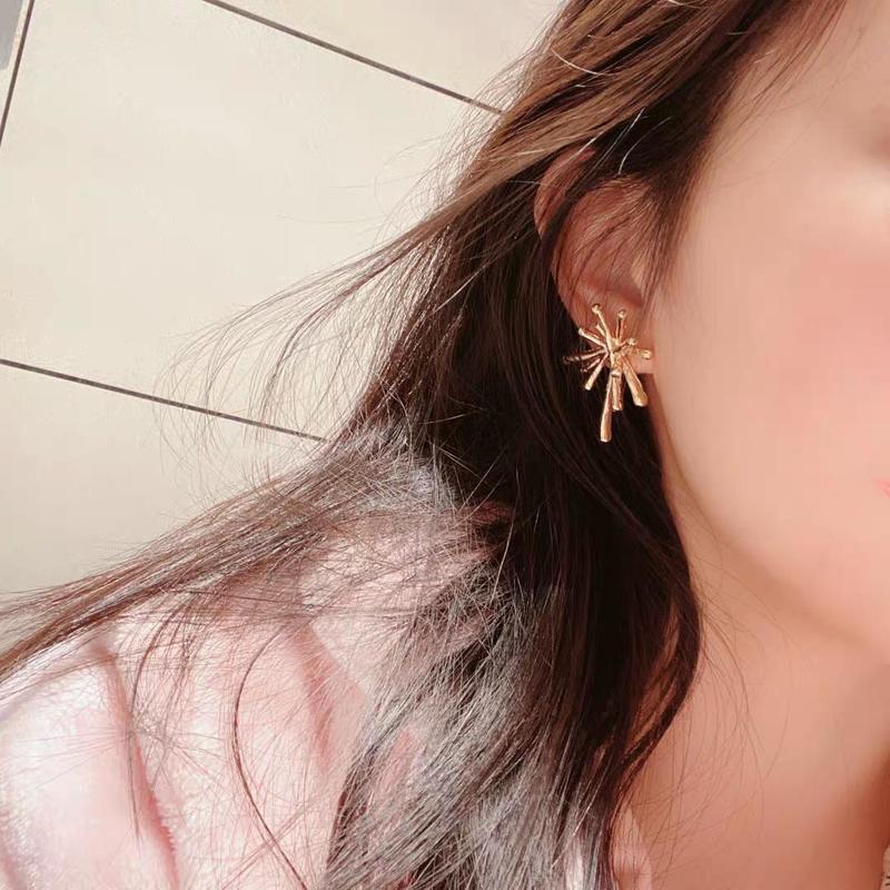 스타일에 귀 구멍이없는 불규칙한 귀걸이 우아한 개인화 된 귀걸이 여성의 새로운 유행 모리 스타일 콜드 이어 클립 쥬얼리