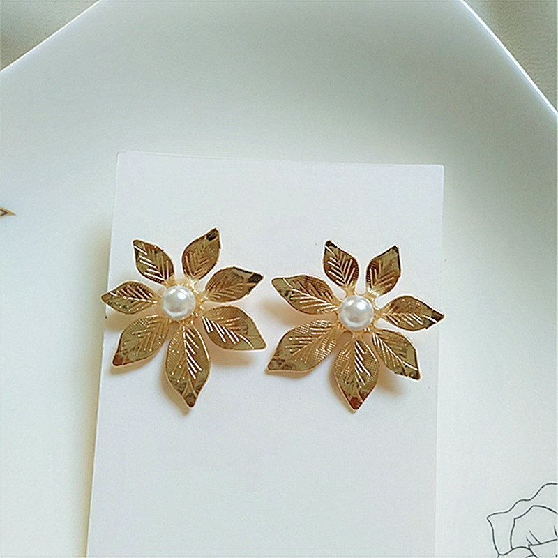 1 Paar Klassischer Stil Blume Überzug Inlay Metall Künstliche Edelsteine Ohrstecker display picture 1