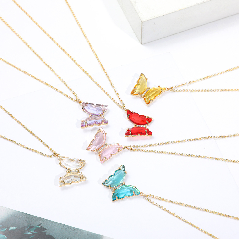 Fashion Girls Dream Transparent Crystal Glass Butterfly Alloy Necklace Clavicle Chain display picture 3