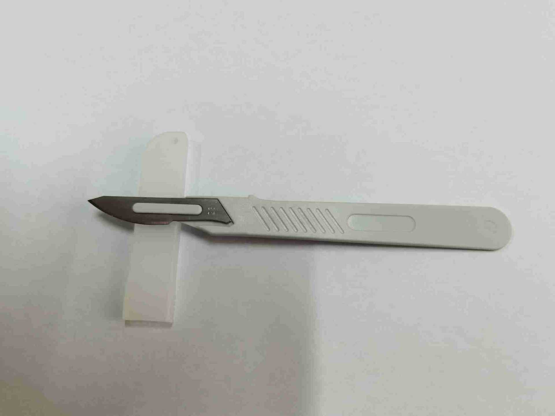 学生用刮纸刀美工刀雕刻刀剪纸刀开箱刀手术刀笔刀手机贴膜工具