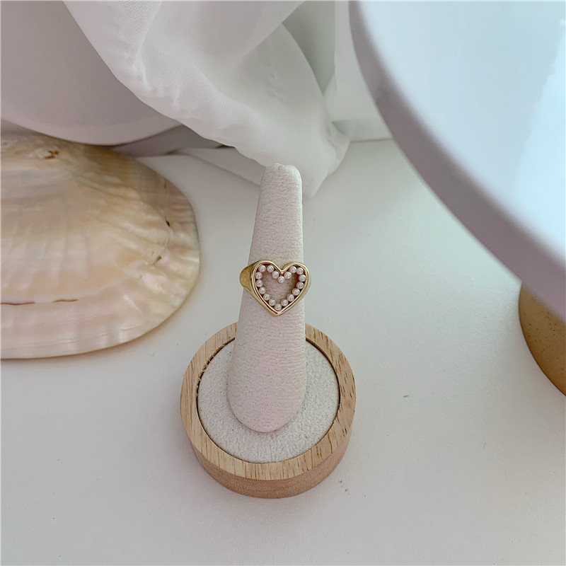 Korea  glossy pearl love ring