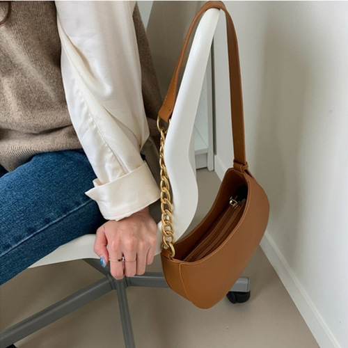 Korean style niche design brown single shoulder underarm bag women's small bag retro color chain saddle bag wholesale one piece drop shipping