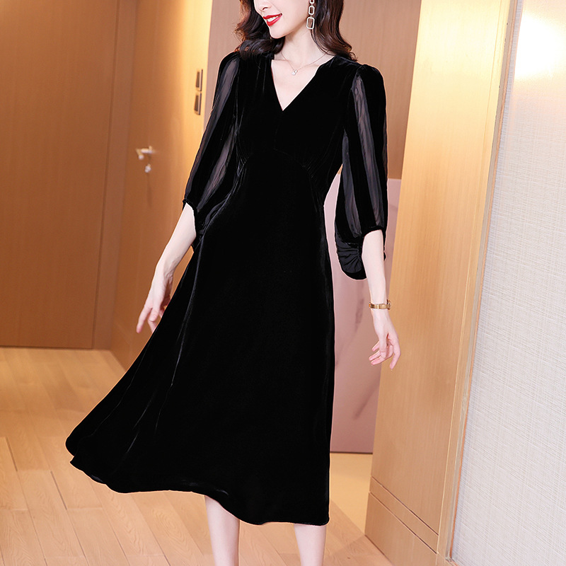 2021年春装新款宽松复古金丝绒连衣裙灯笼袖桑蚕丝中长裙a字裙女