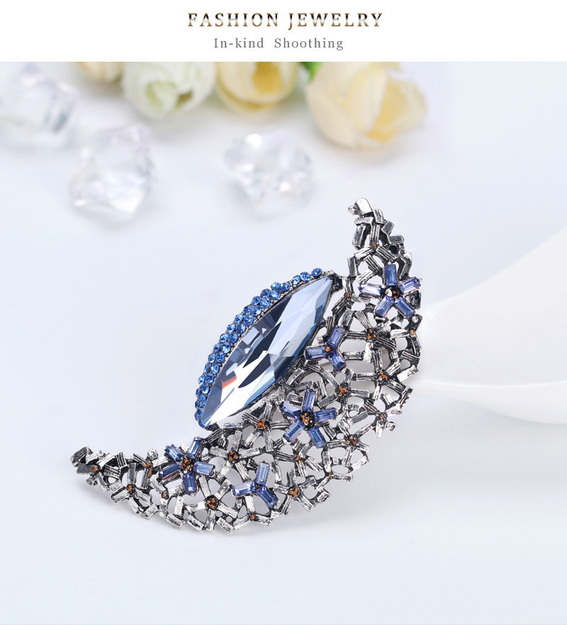 Korean Fashion Cute Star Moon Alloy Diamond Brooch Hot Sale Women's Accessories Wholesale Nihaojewelry display picture 8