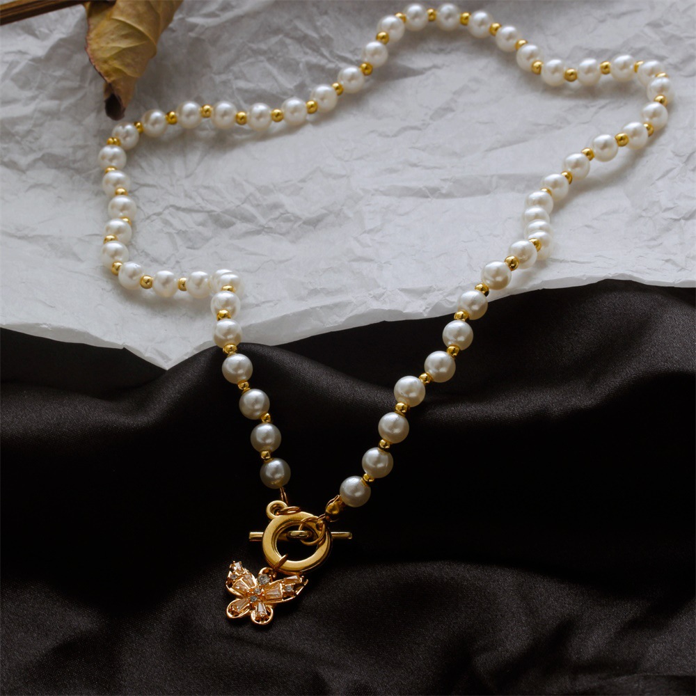 New Pearl Butterfly Pendent Alloy Necklace Wholesale Nihaojewelry display picture 7