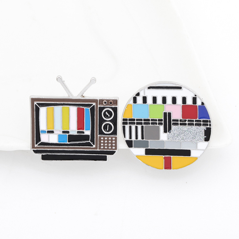 New Creative Retro Tv Channel Brooch display picture 6