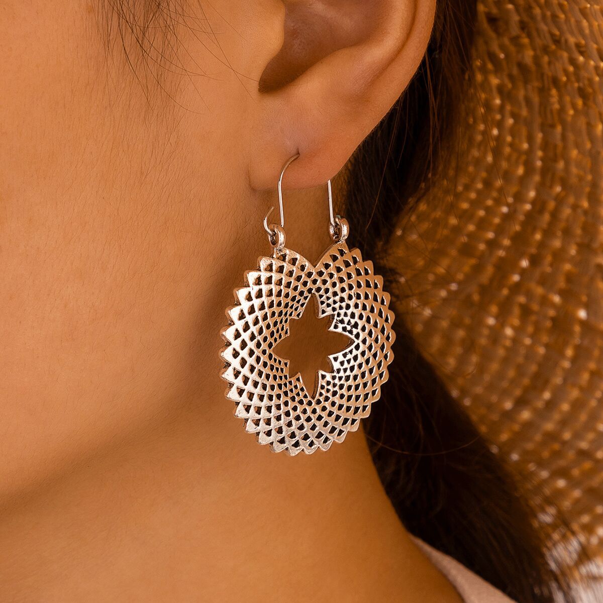 Fashion Simple Retro Ethnic Style Alloy Lotus Hollow Earrings display picture 12