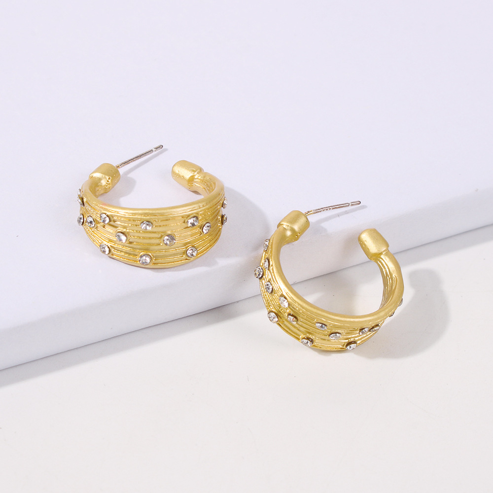 Simple Retro C-shaped Imitation Diamond Earrings display picture 5