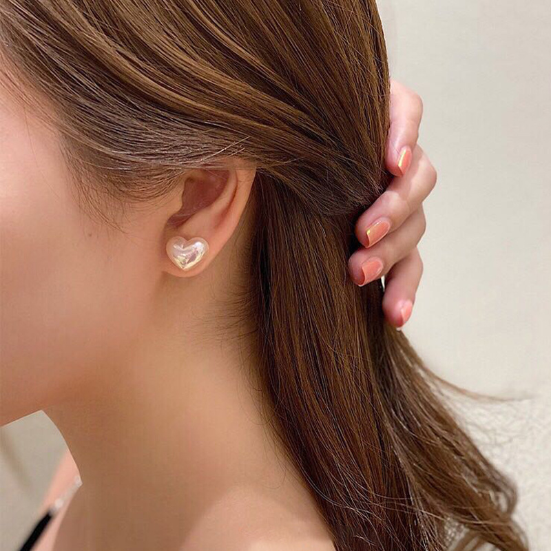 Mode 925 Silber Nadel Perle Liebe Geformte Koreanische Kleine Einfache Ohrringe display picture 1