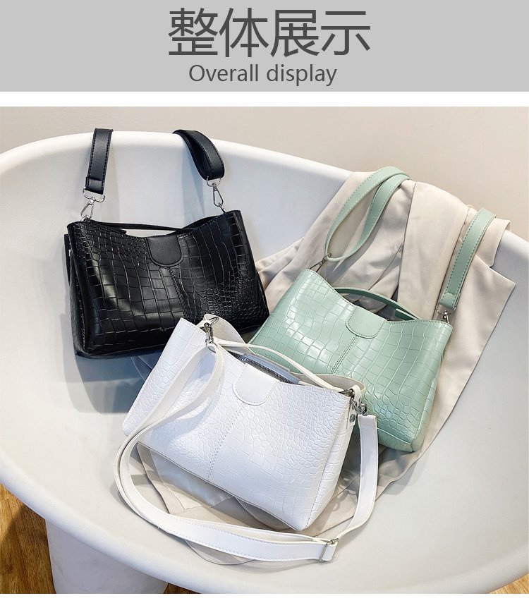 Fashion Korean Crocodile Pattern Messenger Shoulder Portable Pu Soft Surface Zipper Messenger Bag display picture 62