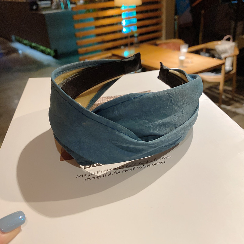 140g Weight Headwear Classification Festival Occasion Pu Leather Material Geometric Pattern Women'S Gender Khaki, Beige, Pink, Green, Blue, Wine Red, Yellow, Black Color Simple Style Wide-brimmed Cross Solid Color Leather Headband Wholesale 16