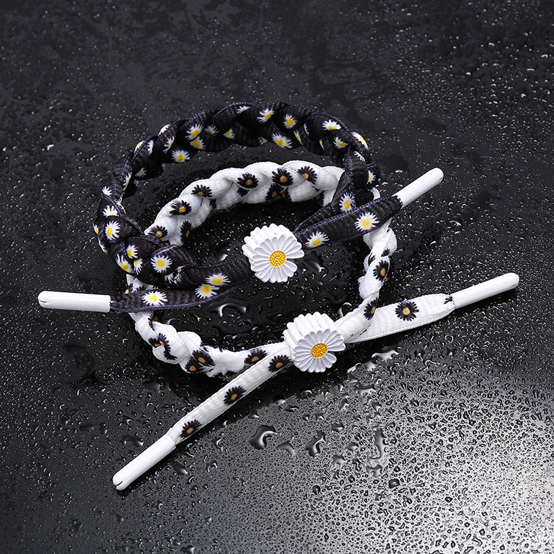 Korean woven small daisy bracelet