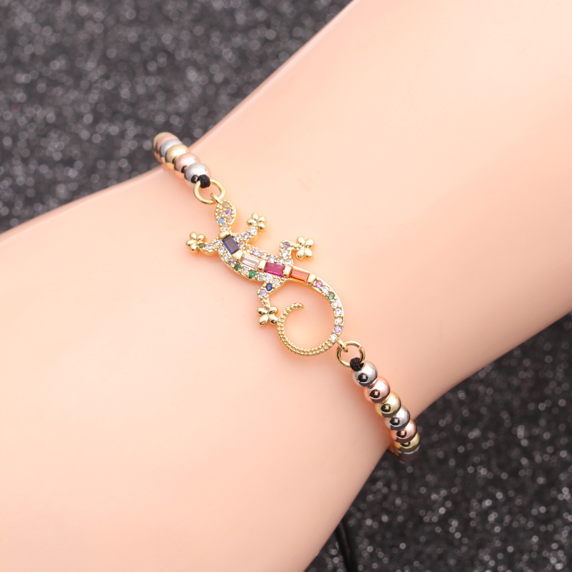 Copper Micro-inlaid Zircon Gecko Bracelet display picture 8