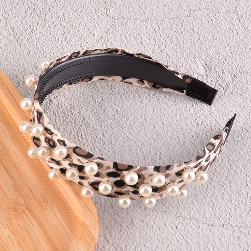 Fashion New French Retro Pearl Headband display picture 5