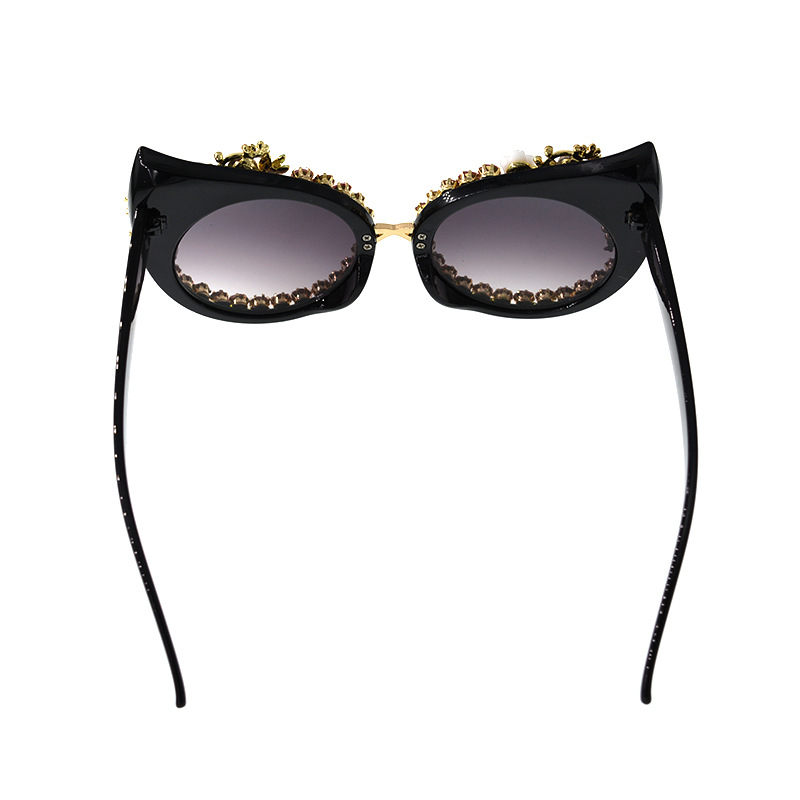 Fashion New  Personality Korean  Diamond Cat Eyes Uv Protection Fashion Wild Carved Baroque Sunglasses Sunglasses Nihaojewelry Wholesale display picture 2