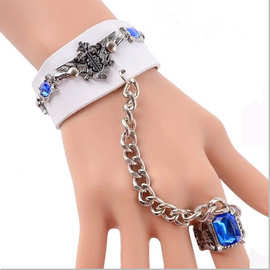 跨境韩版复古蓝宝石戒指一体链时尚潮朋克手链手环个性情侣饰品