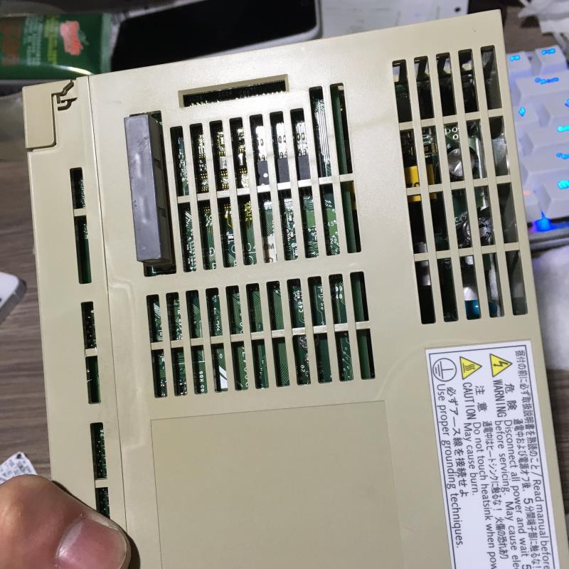 全新YASKAWA SGMAS-06A2A21 ，质保1年.