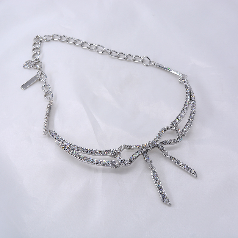 New Fashion Rhinestone Bow And Diamond Necklace Sexy Crystal Clavicle Chain For Women Wholesale display picture 6