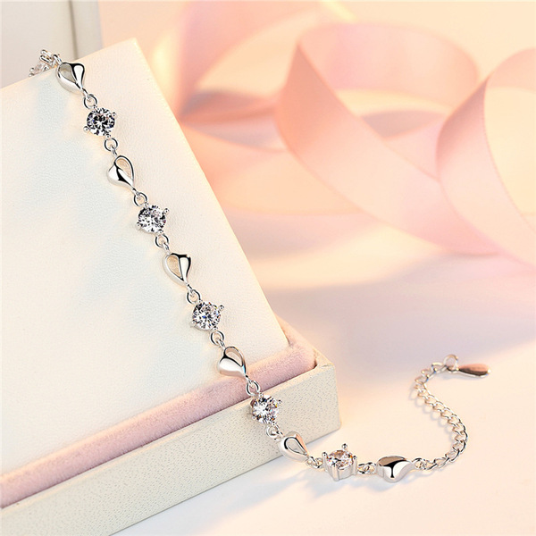 Copper bracelet heart shaped with zircon