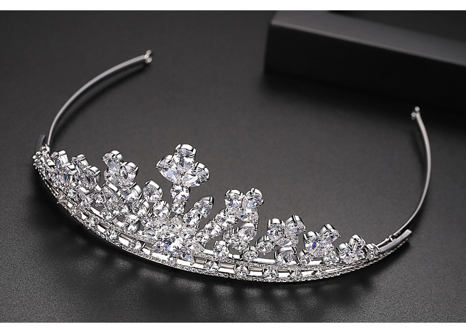 Korean Fashion Banquet Bride Crown Headband  Wholesale display picture 3