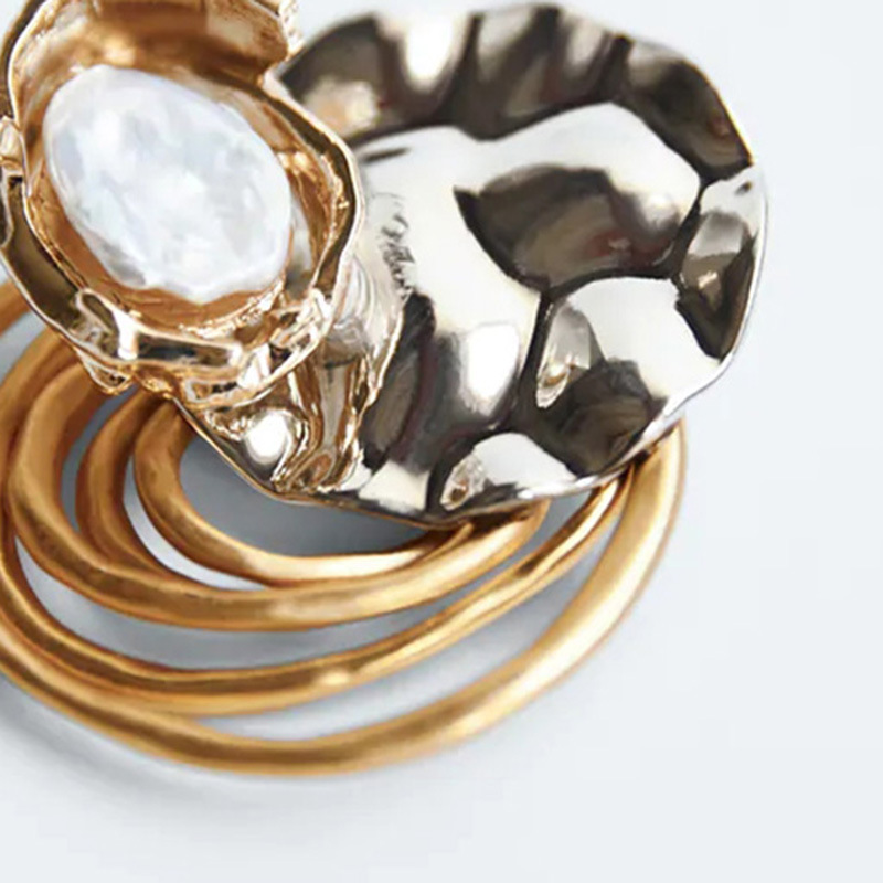 Pearl Geometric Metal Creative Alloy Exaggerated Brooch display picture 3