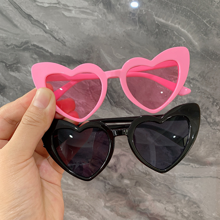 Children's Love Sunglasses New Kids Fashion Peach Heart Comfortable Sunglasses Tide Wild Baby Sunglasses Wholesale Nihaojewelry display picture 12