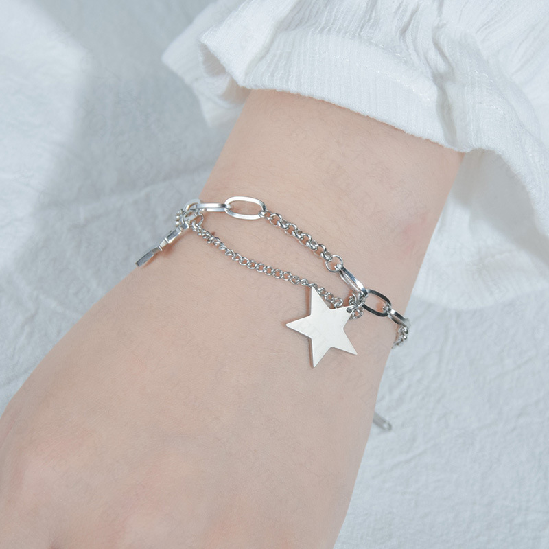 Fashion Five-pointed Star Bracelet Titanium Steel Bracelet Simple And Versatile Stainless Steel Bracelet Wholesale Nihaojewelry display picture 3