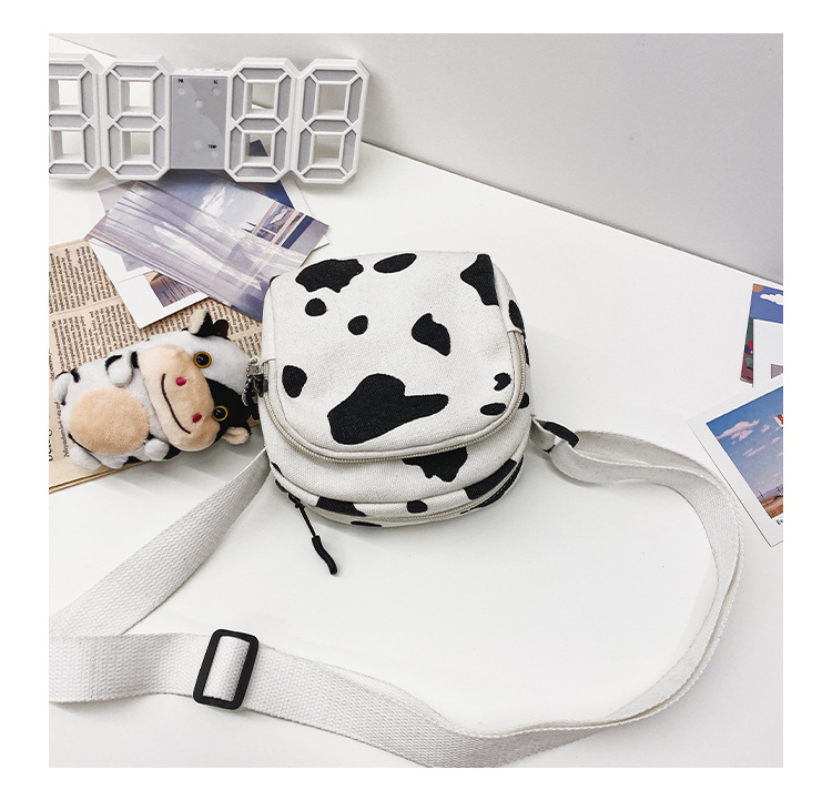 Korean Printed Cow Student Small Bag Harajuku Ancient Sense Soft Sister Girl Crossbody Bag Wholesale Nihaojewelry display picture 57