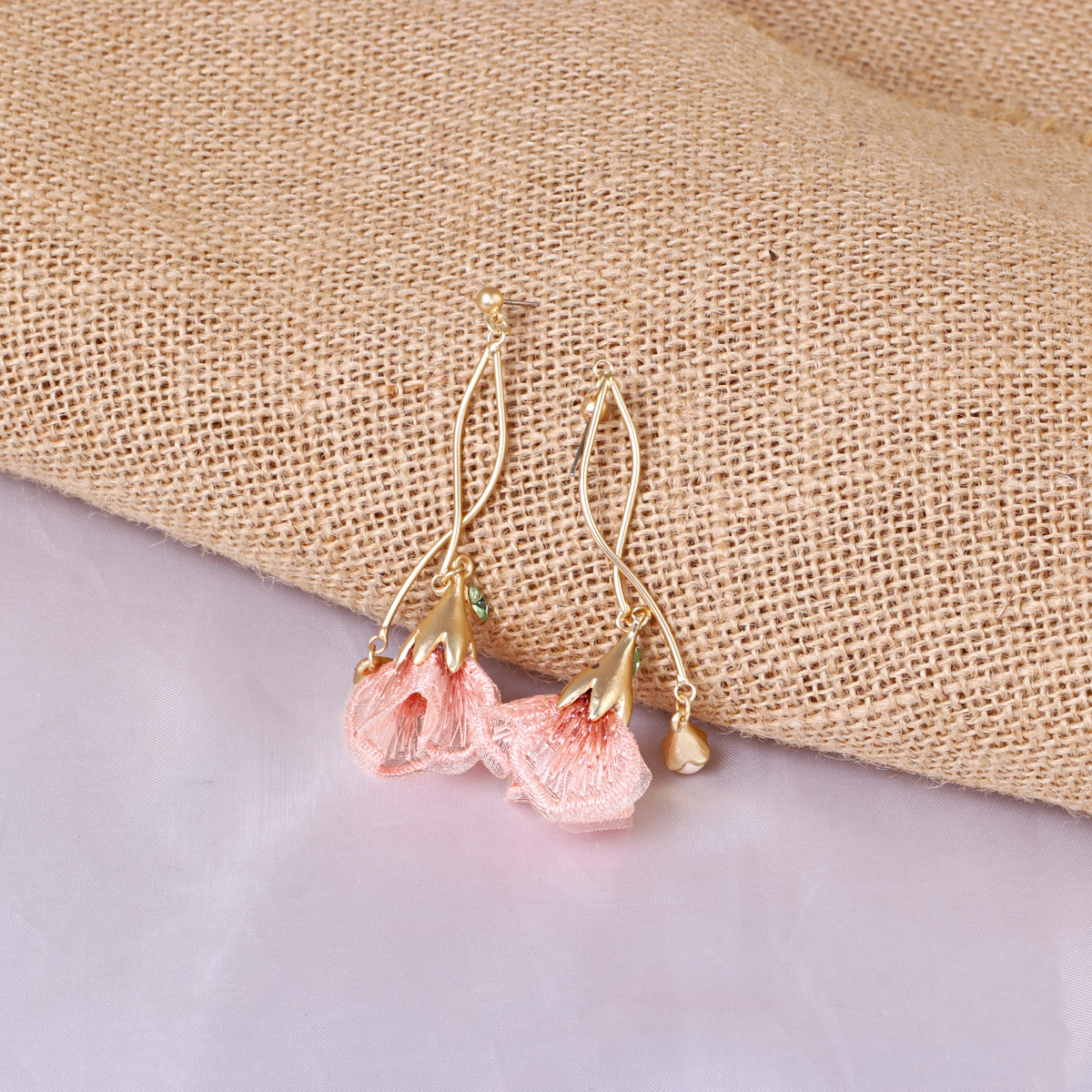 Boucles D&#39;oreilles En Forme De Fleur De Mode Coréenne Vente Chaude En Gros display picture 8