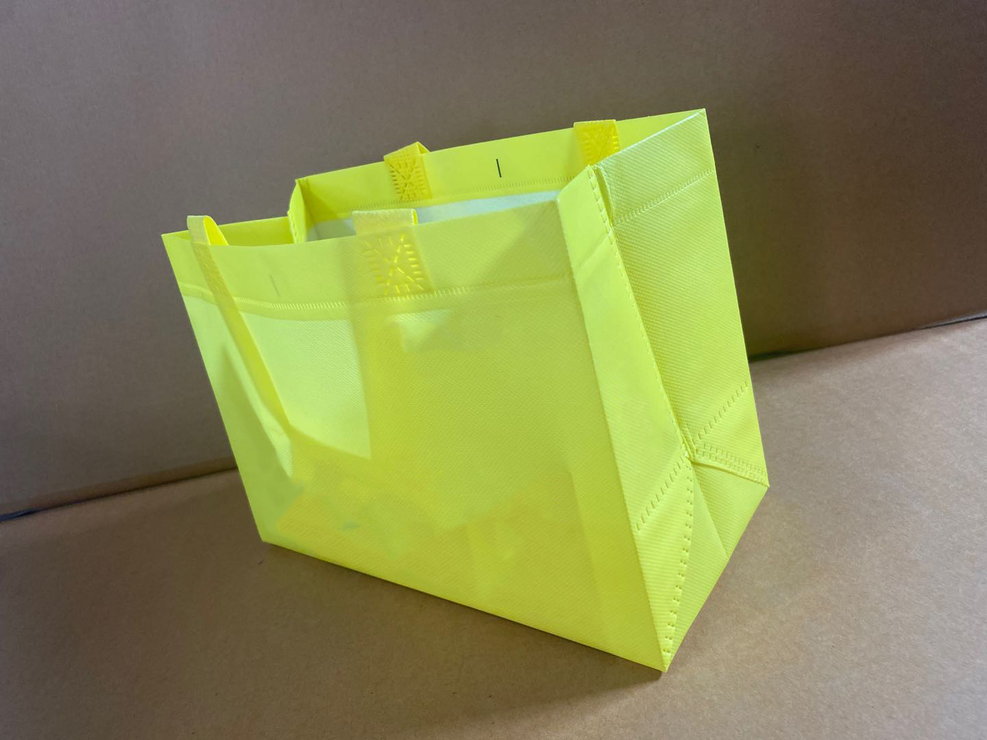 DIY厂家设计定纯色手提袋配套手提盒加听装饮料酱料醋等通用包装