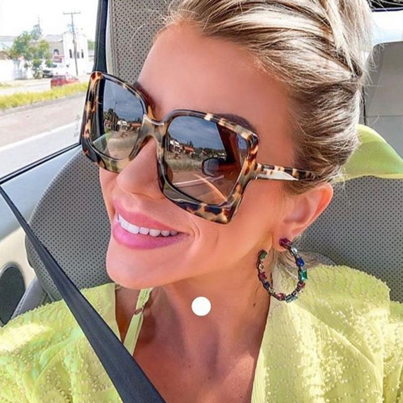 Oversized Frame Square Sunglasses New Wave Retro Sunglasses Fashion Sunglasses Wholesale Nihaojewelry display picture 11