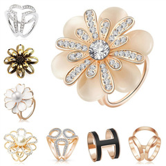 Wish Korean eco-friendly alloy flower brooch fashionable water drill pearl pin for women three-ring scarf clip wholesale