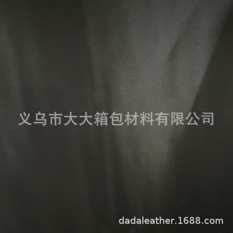 Yiwu Dada Factory Direct sales of lustrous leather single-color butyl foam five-beauty satin bottom foam bag fabric detail image 4