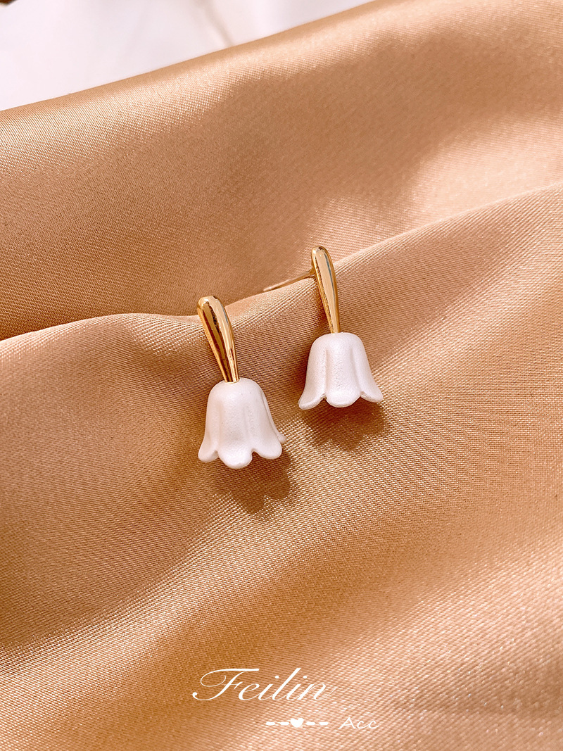 Boucles D&#39;oreilles À La Mode En Argent Pur, Simples Et Petites Fleurs, Vente En Gros display picture 9