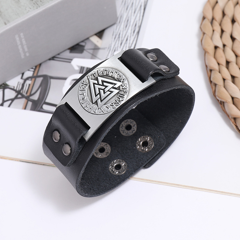 Retro Totem Leather Bracelet display picture 6