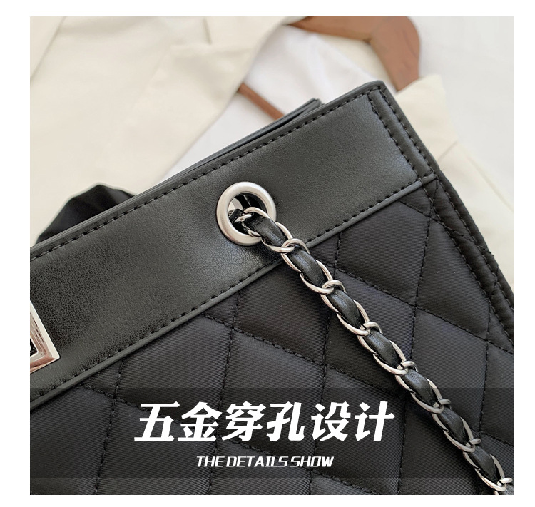 New Korean  Wild Chain Messenger Handbag display picture 12