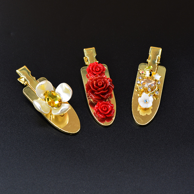 Small Shovel Hairpin Korean Simple Golden Smooth Cheap Hairpin Wholesale display picture 9