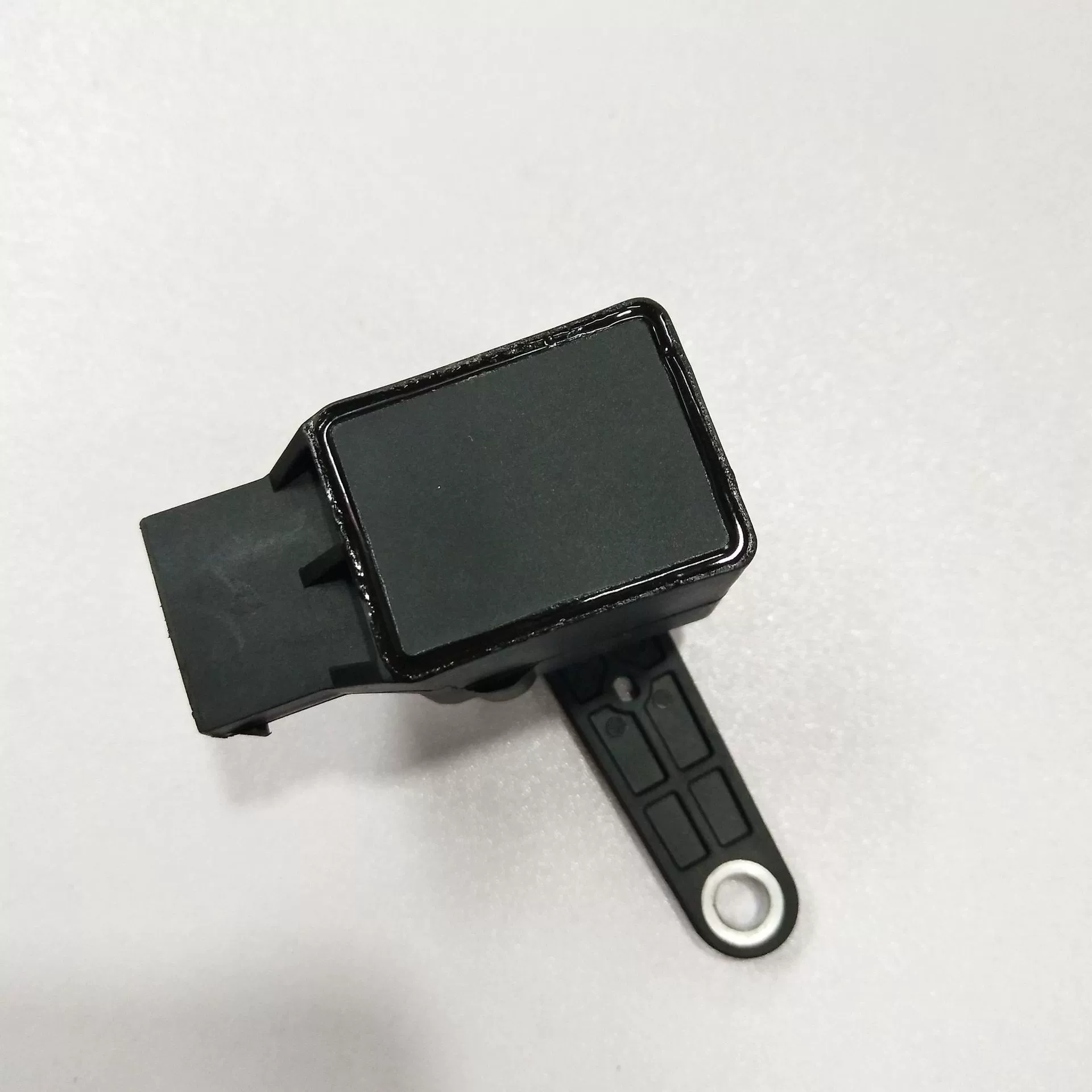 Suitable for the BMW X5 X3 Z4 E39 E46 E53 headlight liquid level sensor 37146784697