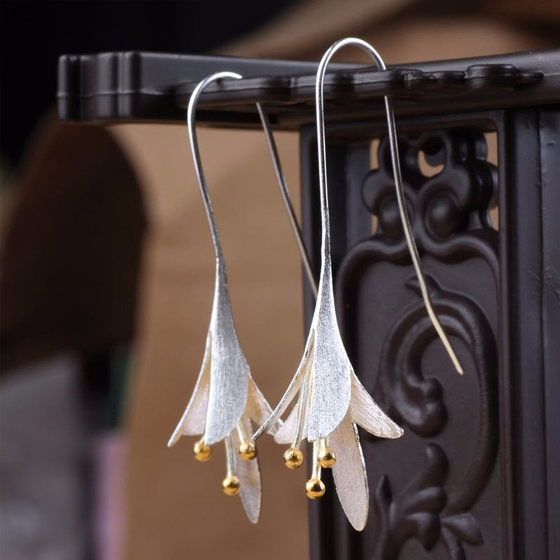 Orecchini pendenti a fiore per donna eleganti orecchini floreali_voghion.com