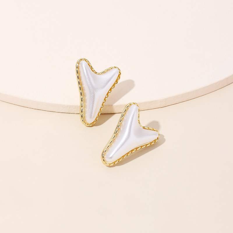 Original Simple Geometric Irregular Letter Y-shaped Earrings Retro Earrings Wholesale Nihaojewelry display picture 5