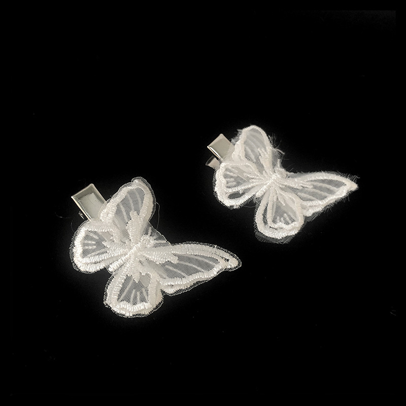 白蝴蝶耳钉6.jpg