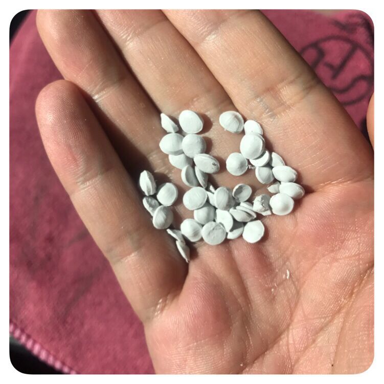 钛白硬PVC做电线盒塑回料料粒子特级塑料颗粒白色