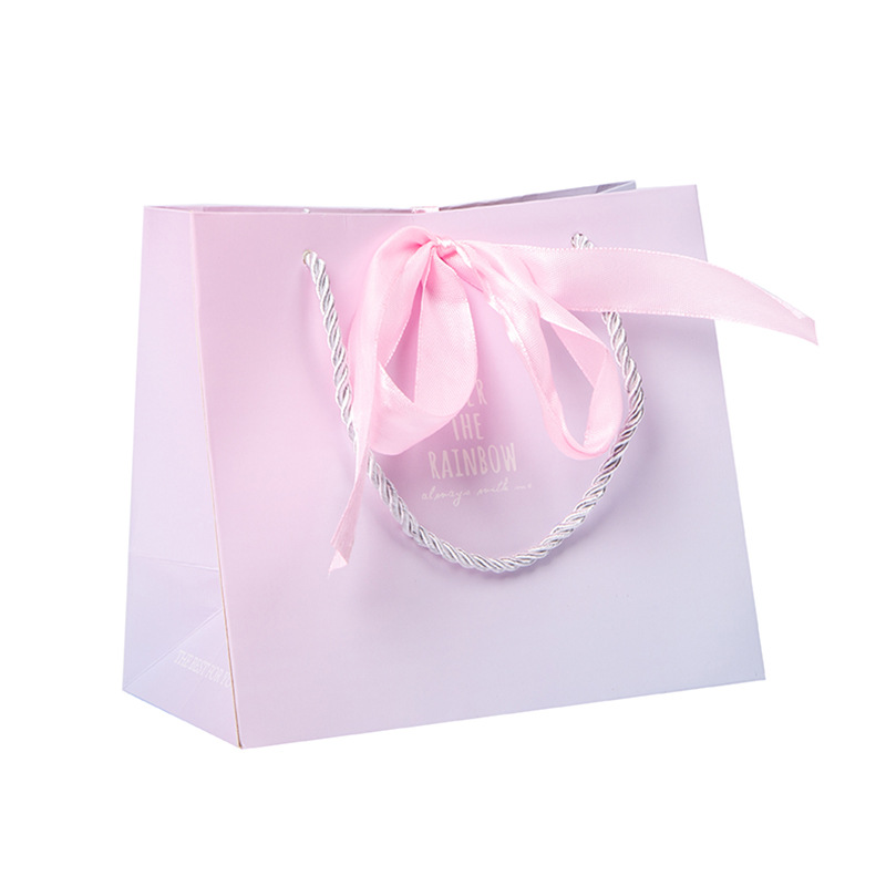 Nueva bolsa de regalo ins estilo bolsa de embalaje bolsa de regalo degradado tienda de ropa bolso de papel bolsa portátil de regalo