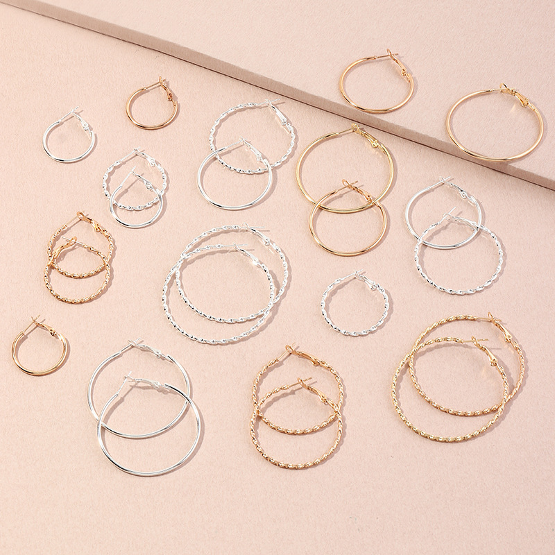 Fashion Geometric Circle Earrings Wild Metal C-shaped Earrings Wholesale display picture 2